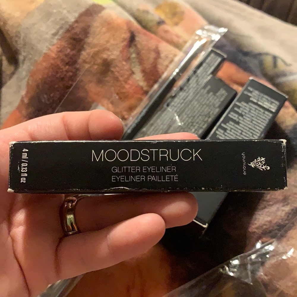 Moodstruck glitter eyeliner